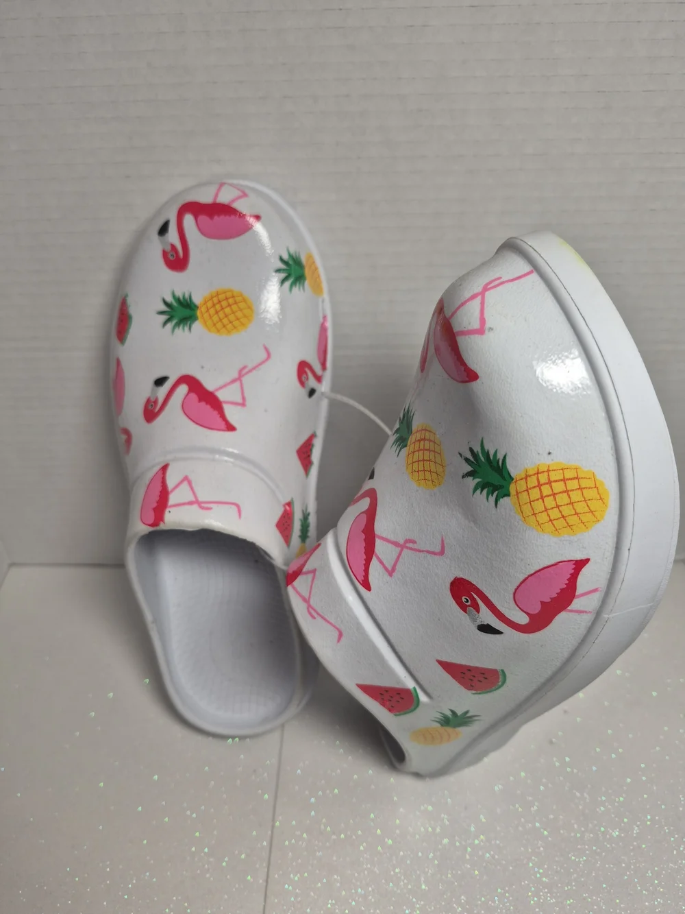 New OOFOS White Clog Mules with Pink Flamingo & Yellow Pineapple Print Size 11 - Picture 2 of 3